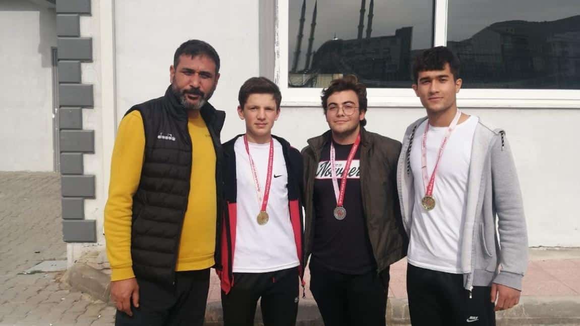 Nevşehir Anadolu İmam Hatip Lisesinin Bileği Bükülmüyor